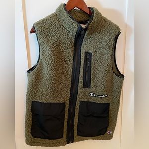 Men’s champion Sherpa vest size medium